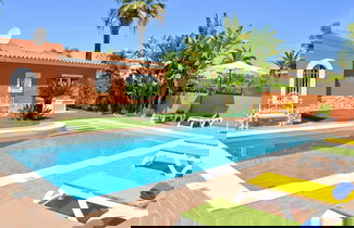 Foto 1 - Villa in Quiet Area with Private Pool near Golf Courses & Marina