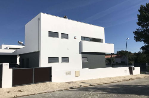 Photo 26 - Modern Villa With Private Pool, Near the Beautiful Beach of Foz de Arelho