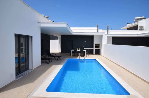 Photo 23 - Modern Villa With Private Pool, Near the Beautiful Beach of Foz de Arelho