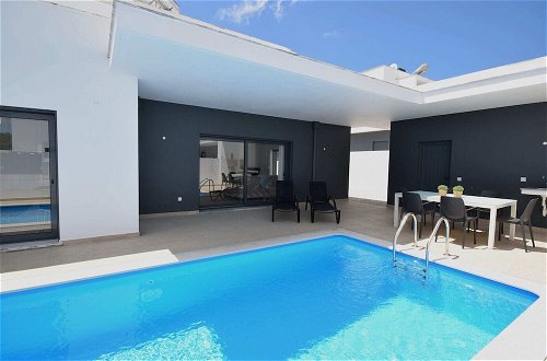 Photo 1 - Modern Villa With Private Pool, Near the Beautiful Beach of Foz de Arelho