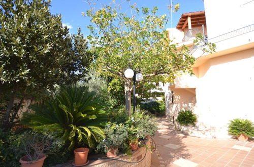 Foto 13 - Lush Holiday Home in Sciacca near Golf Course