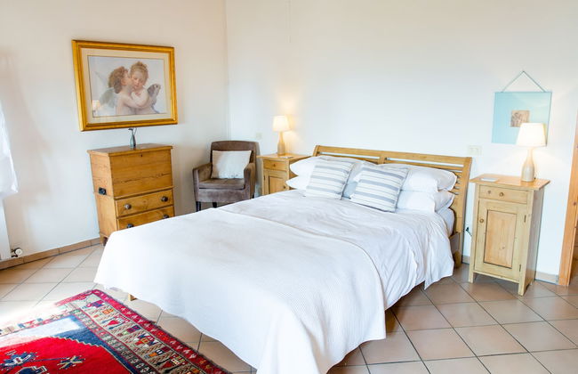 Home set in Olive Grove With Stunning Views - Foto 6