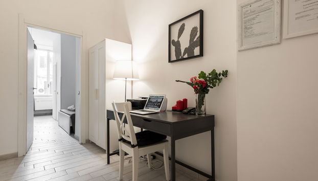 Check-in/check-out kiosk