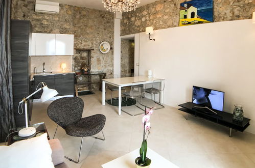 Photo 5 - Calarossa beachfront apartment