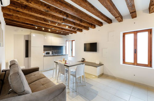 Photo 12 - Cannareggio Elegant Apartment
