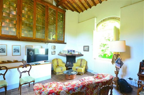Foto 12 - Charming Holiday Home, Near Lucca With a Private Pool