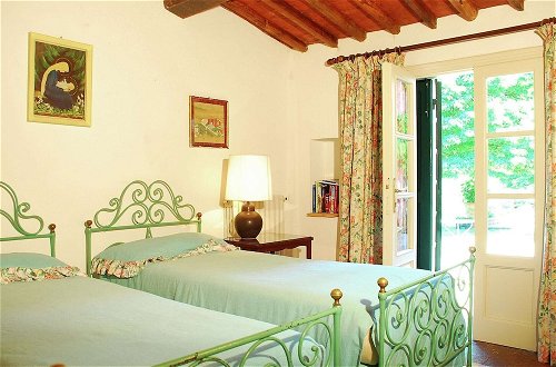 Foto 5 - Charming Holiday Home, Near Lucca With a Private Pool
