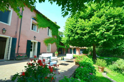 Foto 32 - Charming Holiday Home, Near Lucca With a Private Pool