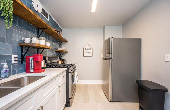 ATL downtown 2BR King Bed FREE parking - Photo 11