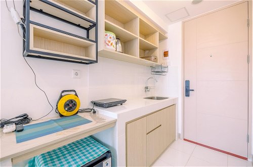 Photo 7 - Comfy And Best Choice Studio Apartment Tokyo Riverside Pik 2