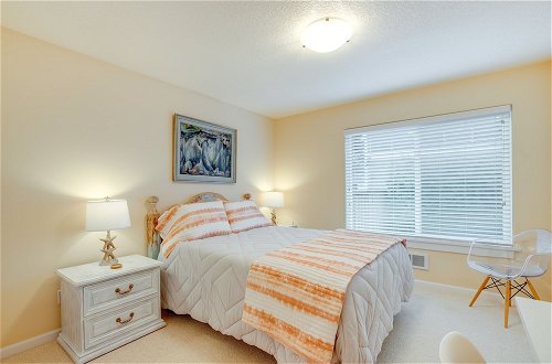 Foto 2 - Cozy Waldport Vacation Rental: Steps From the Bay