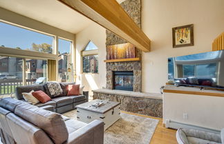 Photo 3 - Cozy Colorado Retreat w/ Deck, Grill & Pool Access