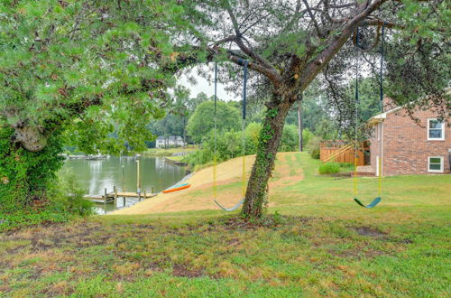 Photo 2 - Riverfront Virginia Home - Dock, Fire Pit & Kayaks