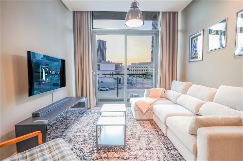 Foto 1 - Elite LUX Holiday Homes - Luxurious 1BR Suite in Signature Livings JVC - Dubai