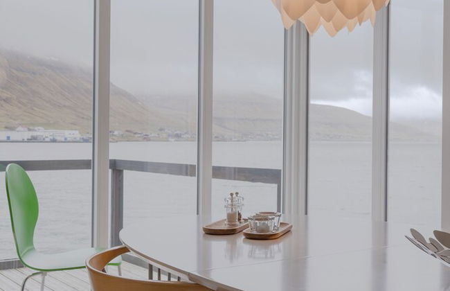 Waterfront Retreat | 2 Br Boathouse - Photo 7