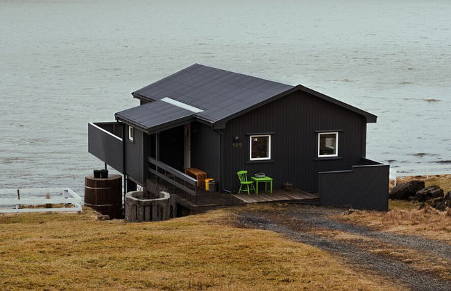 Waterfront Retreat | 2 Br Boathouse - Photo 17