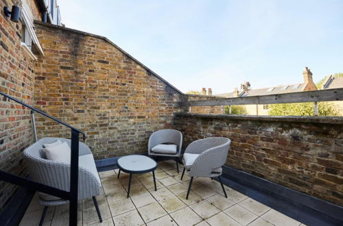 Photo 20 - The Ladbroke Grove Crib - Elegant 2bdr Flat With Terrace