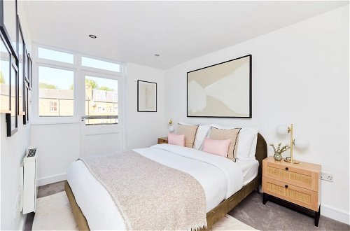 Foto 4 - The Ladbroke Grove Crib - Elegant 2bdr Flat With Terrace