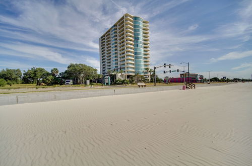 Photo 14 - Beachfront Biloxi Condo: Balcony & Community Perks