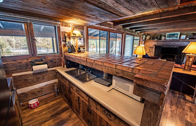 Uncle Tom's 3BDR Cabin For Nature Lover - Photo 16