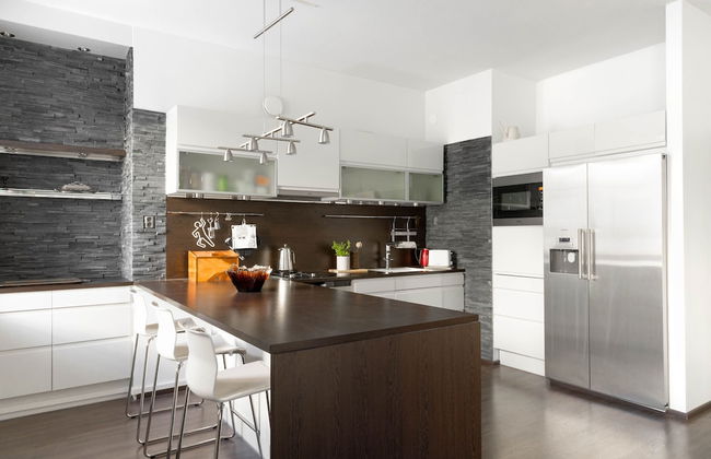 Spacious apt on Tranquil Courtyard - Photo 12