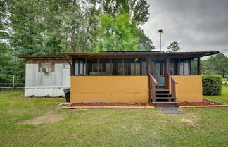 Photo 1 - Eufaula Retreat: Community Pool & Screened Porch