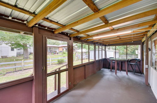 Photo 18 - Eufaula Retreat: Community Pool & Screened Porch