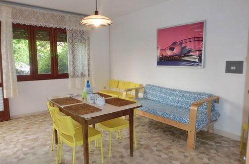 Foto 13 - Adorable Villa for 8 People Close to the sea