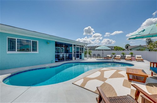Foto 38 - Luxury Apollo Beach Retreat w/ Private Pool & Dock