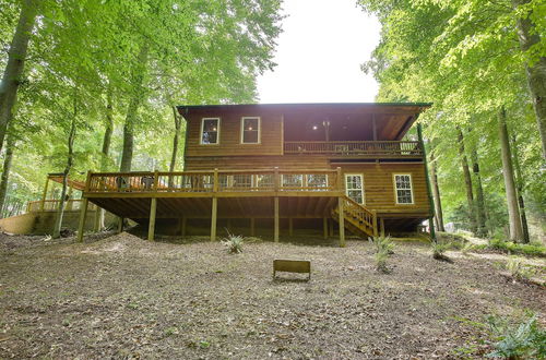 Foto 34 - Pet-friendly Byrdstown Cabin w/ Fire Pit & Porch