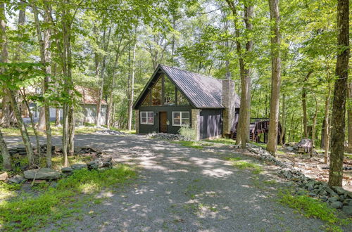 Foto 29 - Pet-friendly Lackawaxen Cabin w/ Wraparound Deck