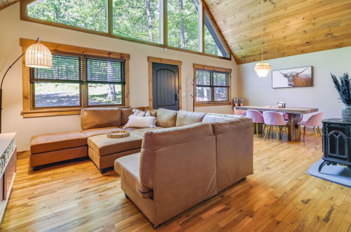 Photo 23 - Pet-friendly Lackawaxen Cabin w/ Wraparound Deck