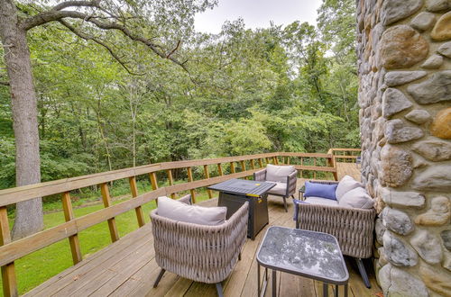 Photo 11 - Illinois Cabin w/ Wraparound Deck & Fireplaces