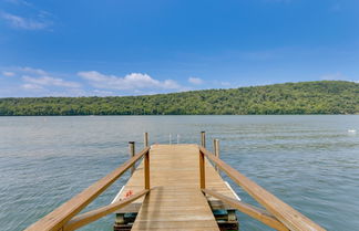 Foto 1 - New Milford Lakefront Home: Deck, Pool & Dock