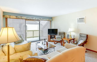 Photo 2 - Port Clinton Condo w/ Community Pool & Hot Tub