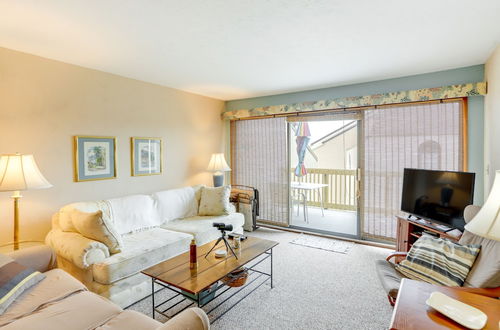 Photo 3 - Port Clinton Condo w/ Community Pool & Hot Tub