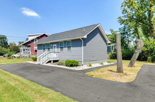 Photo 6 - Charming Edgemere Home w/ Deck & Grill