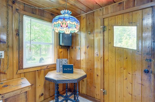 Foto 7 - Charming Michigan Cottage w/ Sunroom & Lake Access