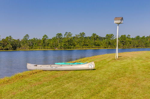 Foto 14 - Escape to Nature: Lakefront Jay Cottage w/ Views