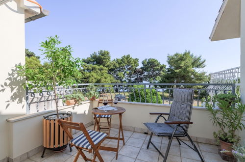 Photo 27 - Beachfront Apartment With Balcony and Parking