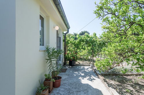 Photo 18 - Beachfront Apartment With Balcony and Parking