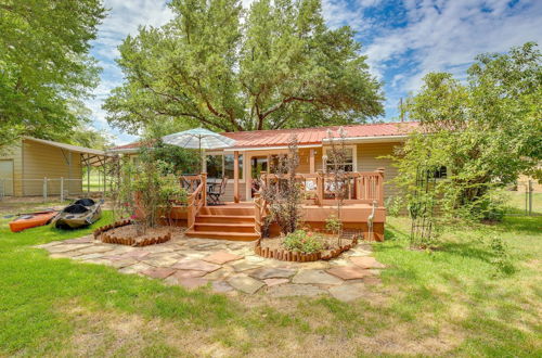 Photo 6 - Waterfront Texas Retreat w/ Deck, Grill & Fire Pit