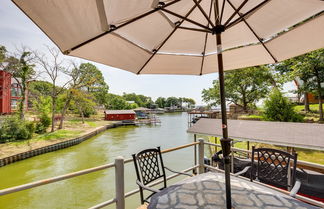 Photo 2 - Tranquil Home on Cedar Creek: Fish, Kayak + Unwind