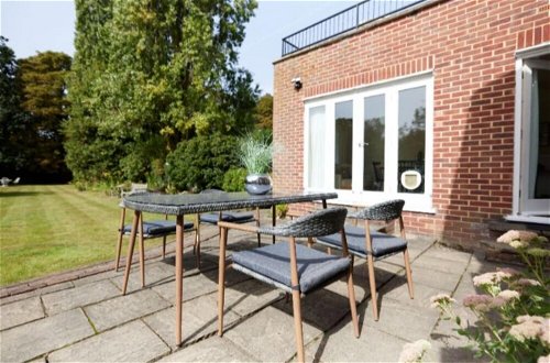 Foto 80 - The Richmond Park Hideaway - Cozy 4bdr House With Garden Rooftop Terrace