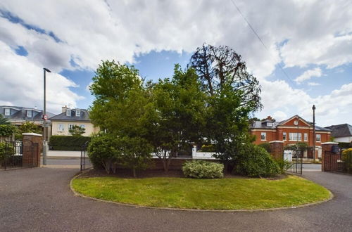 Photo 40 - The Richmond Park Hideaway - Cozy 4bdr House With Garden Rooftop Terrace