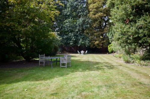 Photo 76 - The Richmond Park Hideaway - Cozy 4bdr House With Garden Rooftop Terrace