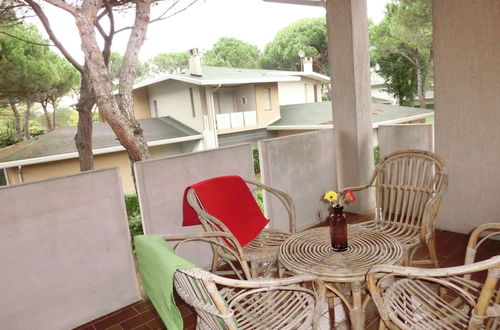 Photo 1 - spacious Flat With Fenced Garden and Fireplace