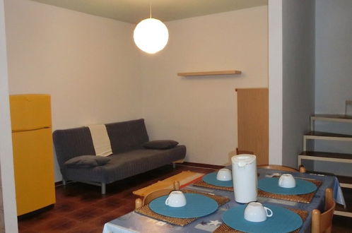 Photo 15 - spacious Flat With Fenced Garden and Fireplace