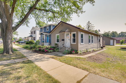 Photo 23 - Des Plaines Vacation Rental w/ Spacious Backyard