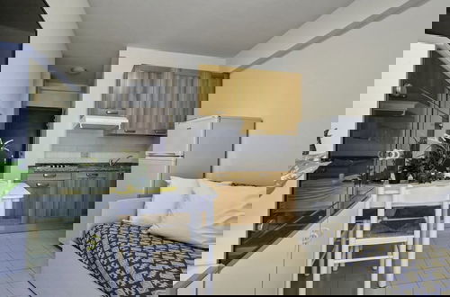 Foto 4 - Two-room Flat With Swimming Pool Near the sea
